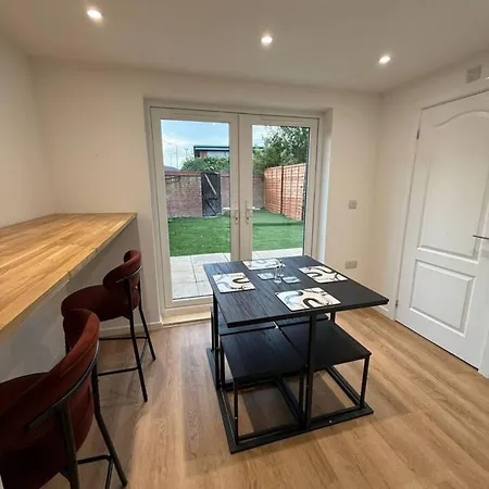 度假居 3 Bed House By Mustang Escapes 布里斯托