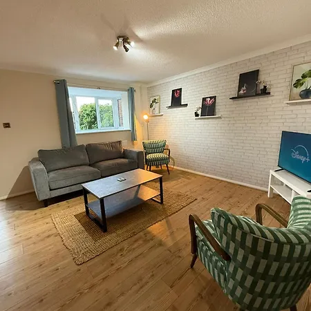 3 Bed House By Mustang Escapes Holiday home *