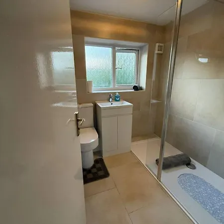 3 Bed House By Mustang Escapes * Bristol