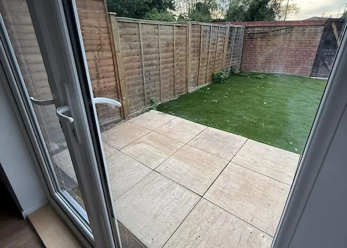 3 Bed House By Mustang Escapes