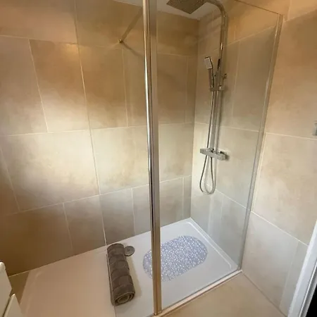 3 Bed House By Mustang Escapes Bristol