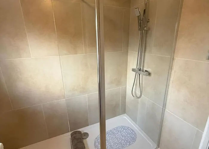 3 Bed House By Mustang Escapes Bristol