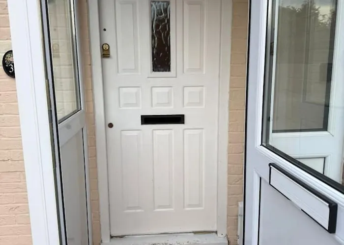 3 Bed House By Mustang Escapes *