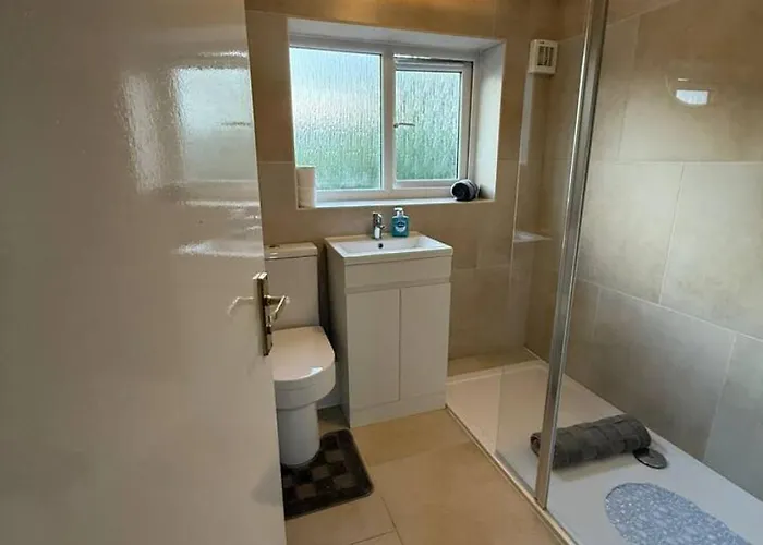 3 Bed House By Mustang Escapes * Bristol