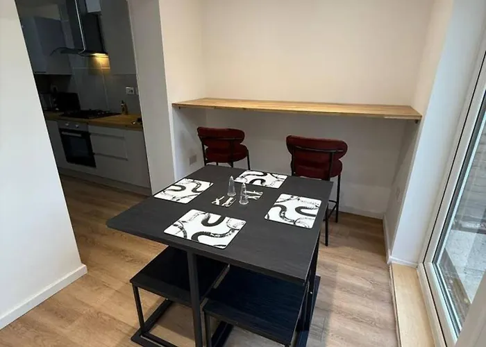 3 Bed House By Mustang Escapes