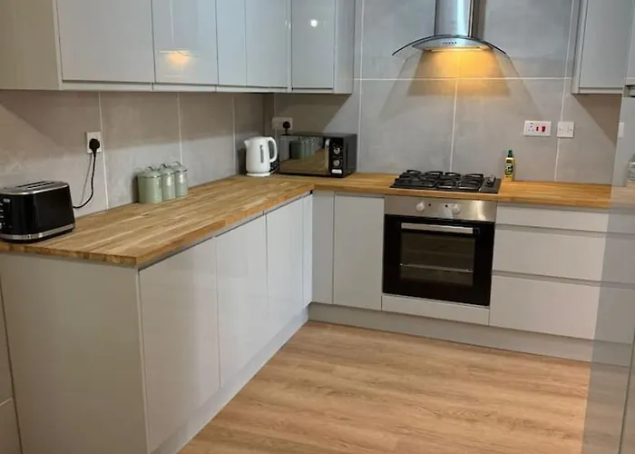 3 Bed House By Mustang Escapes Feriehus *